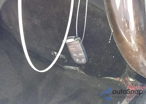 2018 Chrysler 300 Limited из США, поврежденный, VIN 2C3CCAEG6JH261960